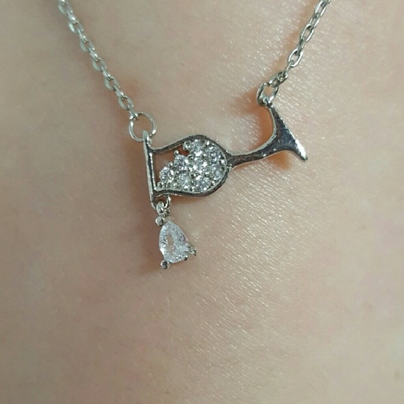 °•○LAST ONE○•° Overflowing Wine Glass Necklace - Picture 4 of 5